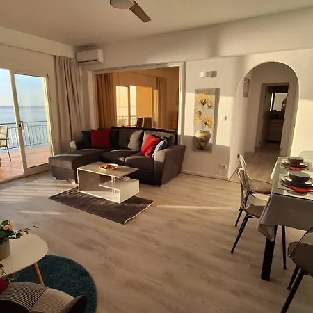 Апартаменти Front Sea View 10th In *